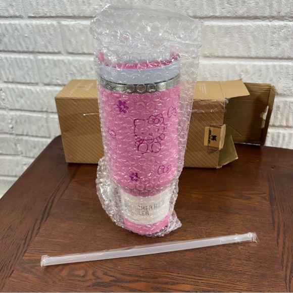 Stanley Pink Hello Kitty Tumbler 40oz New In Box - Picture 3 of 7